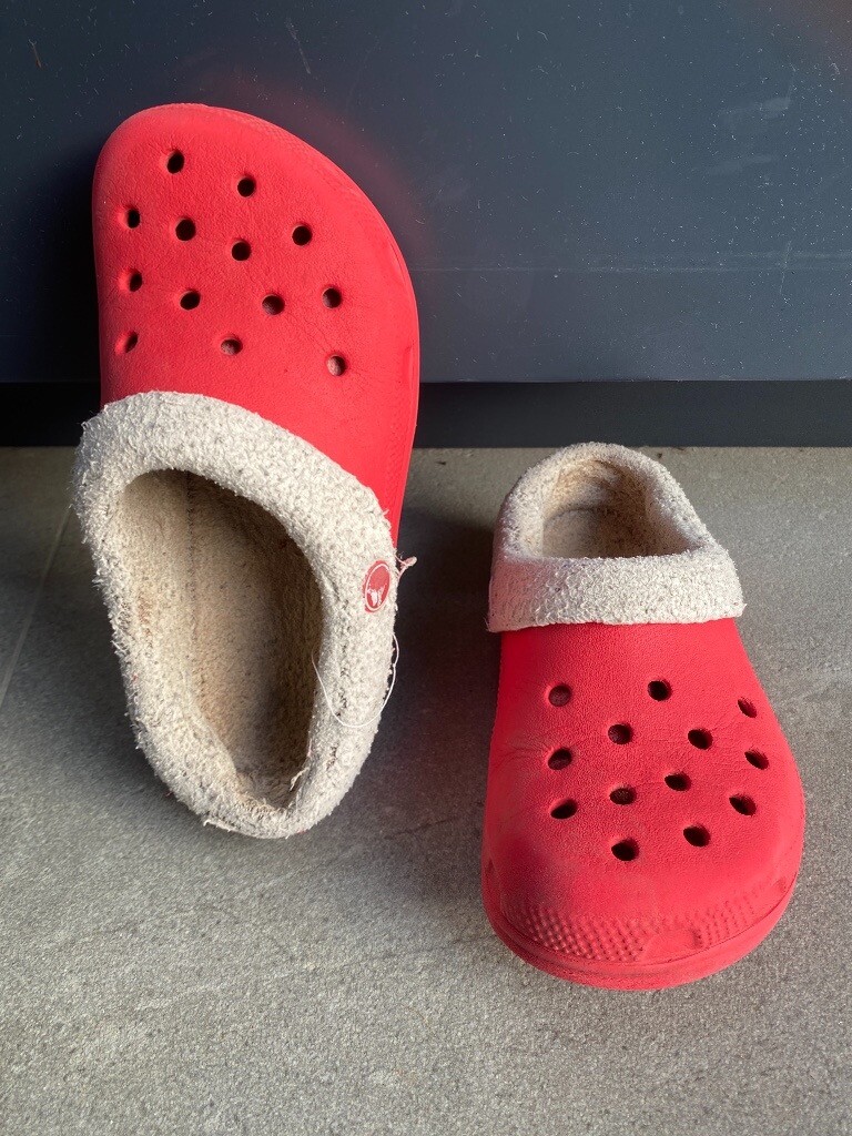 red fleece lined crocs